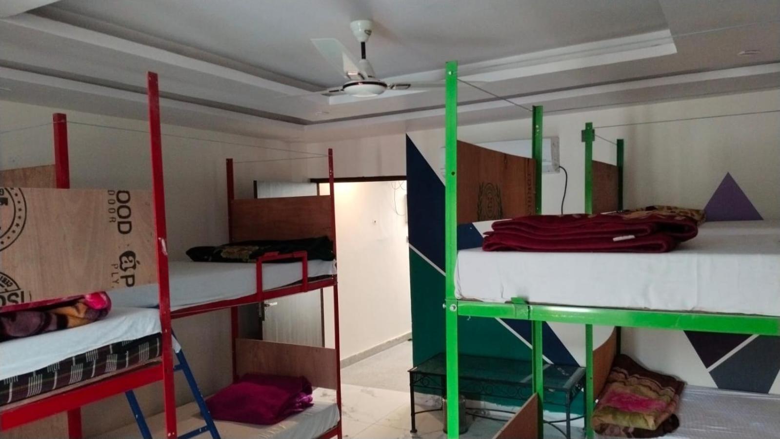 Bonfire Hostels Rišikéš Exteriér fotografie