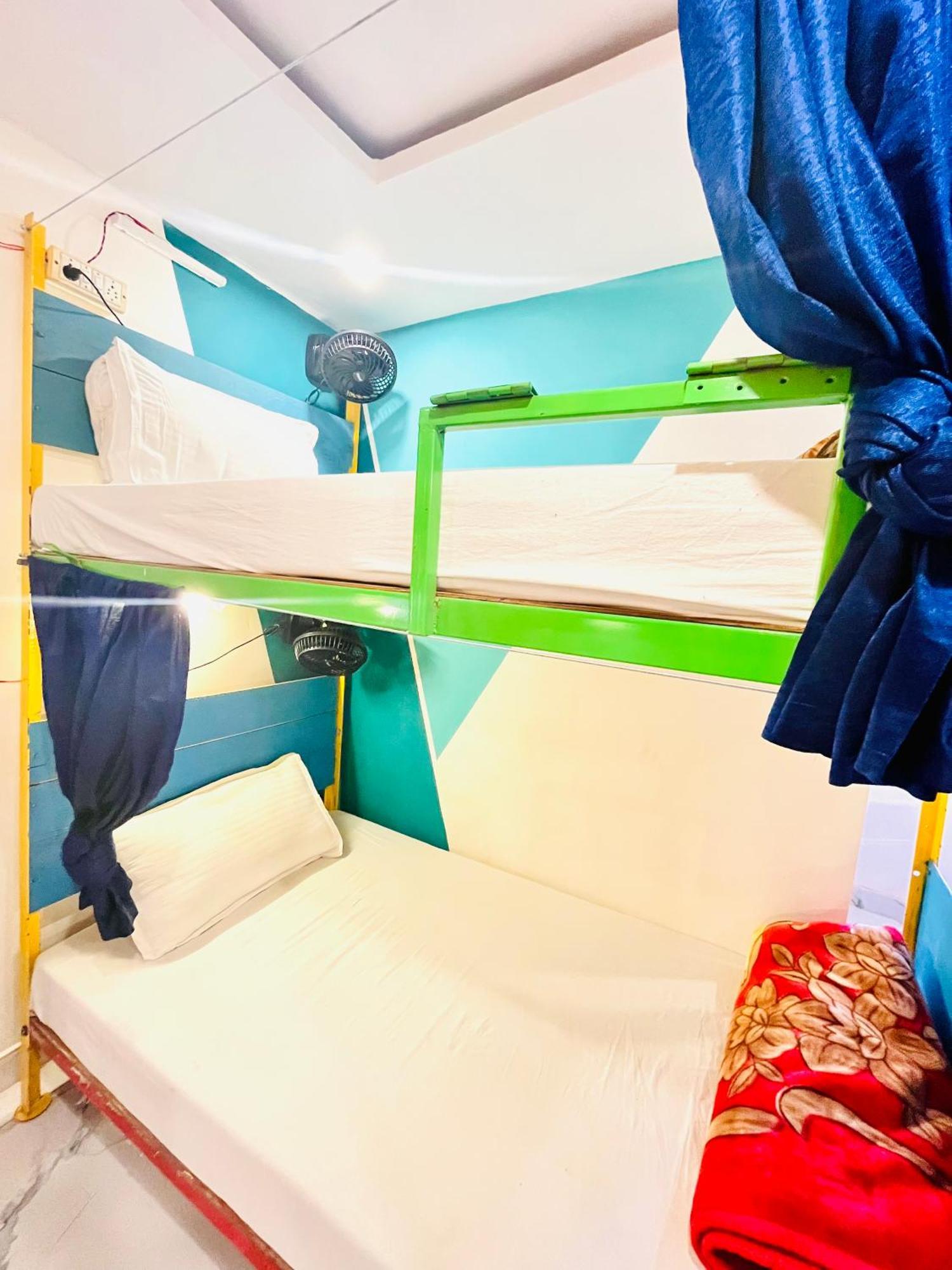 Bonfire Hostels Rišikéš Exteriér fotografie