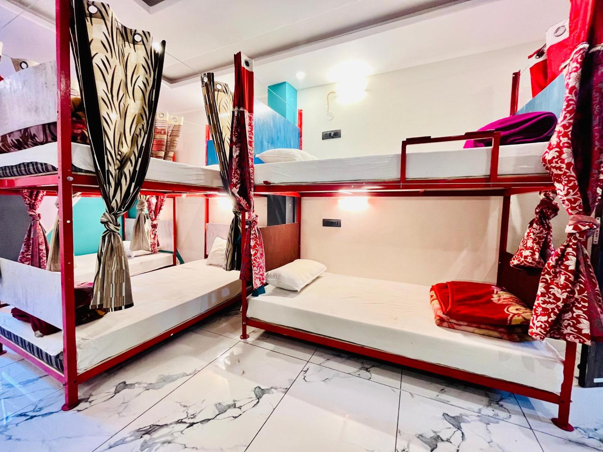 Bonfire Hostels Rišikéš Exteriér fotografie